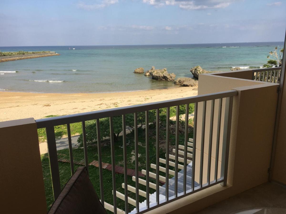 Ken'S Beachfront Cafe & Lodge, Bl2, Oceanfront And Free Canoe Rental Onna Dış mekan fotoğraf